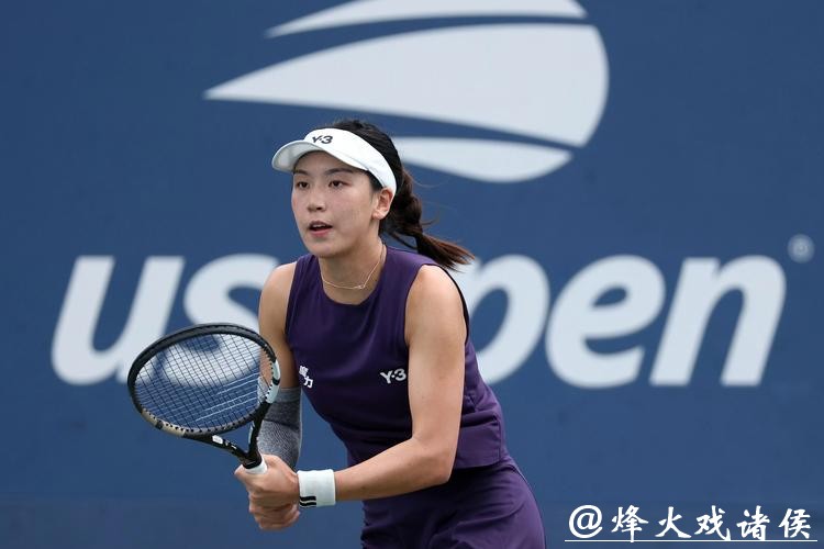 闯过澳网首轮关，王欣瑜的笑容里，多了几分霸气